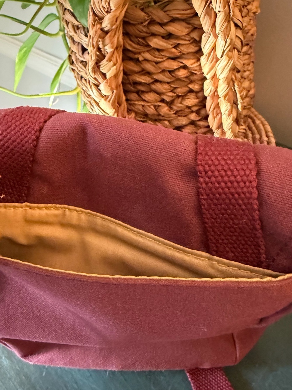 L.L. Bean Canvas Crossbody messenger bag Vintage Red bag with adjustable strap. - Picture 5 of 11
